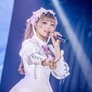 白石芽依 (しらいし メイ)